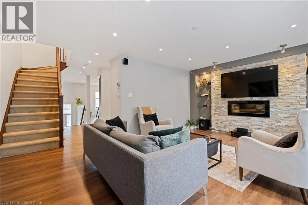 136 CRAFTER Crescent