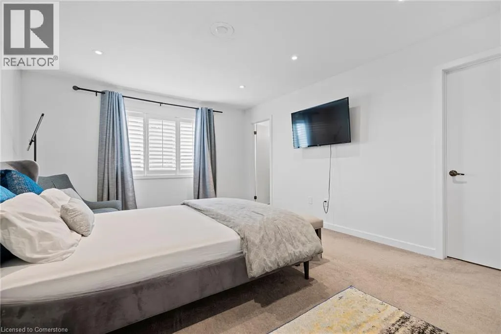 136 CRAFTER Crescent
