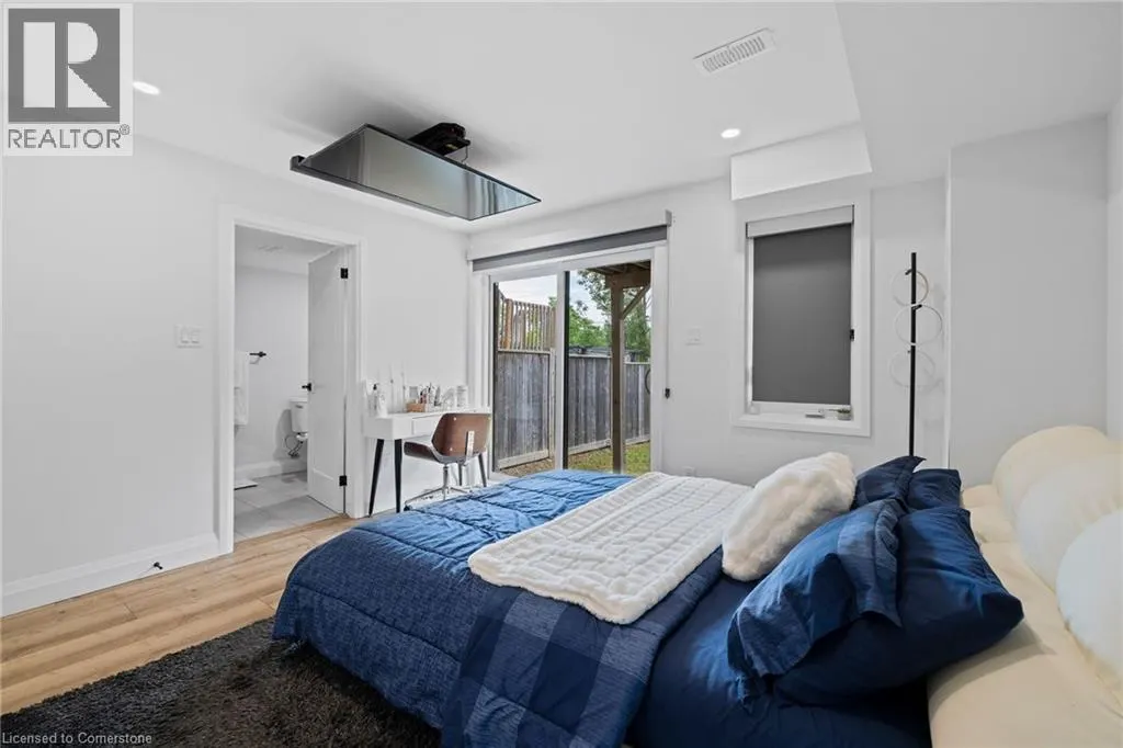 136 CRAFTER Crescent