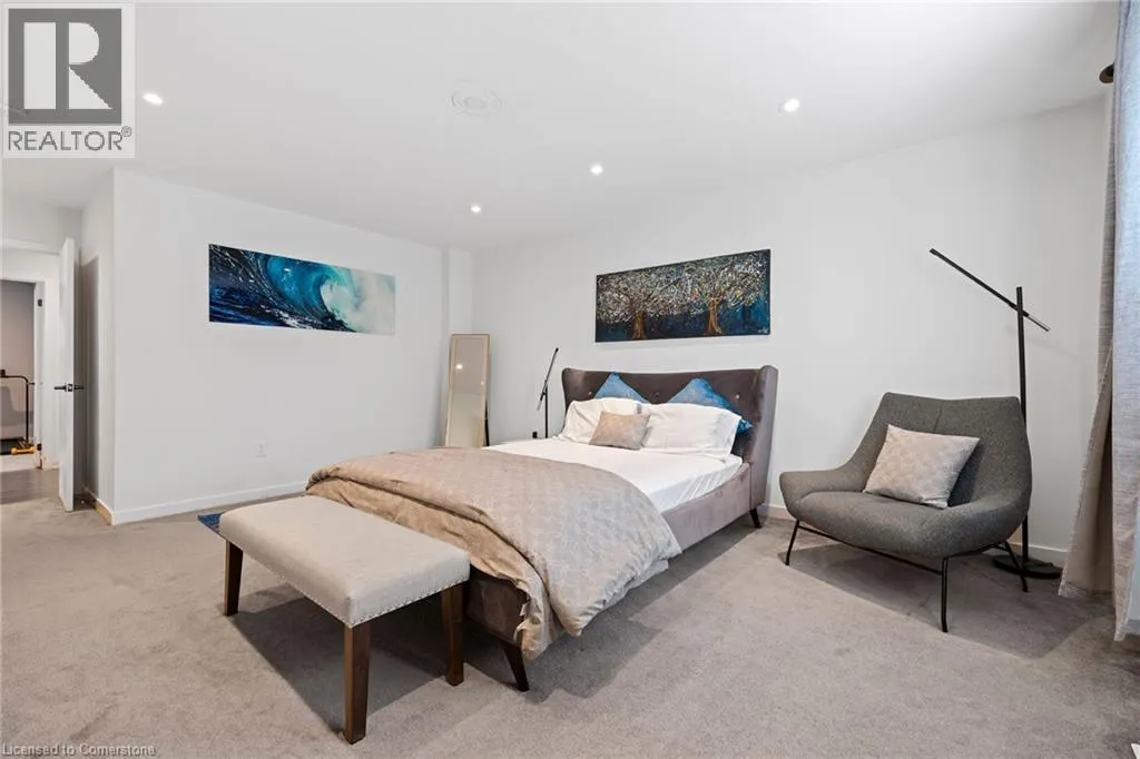 136 CRAFTER Crescent