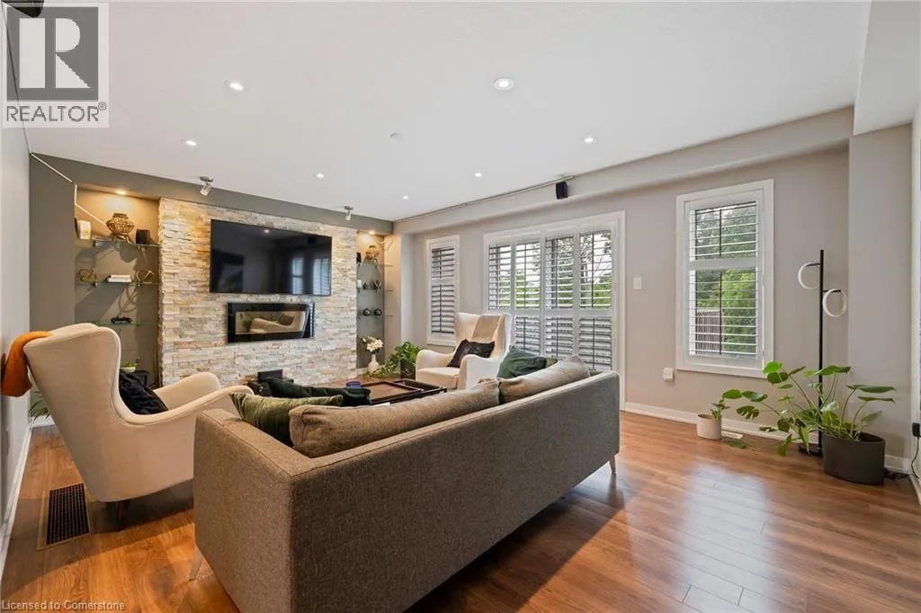 136 CRAFTER Crescent