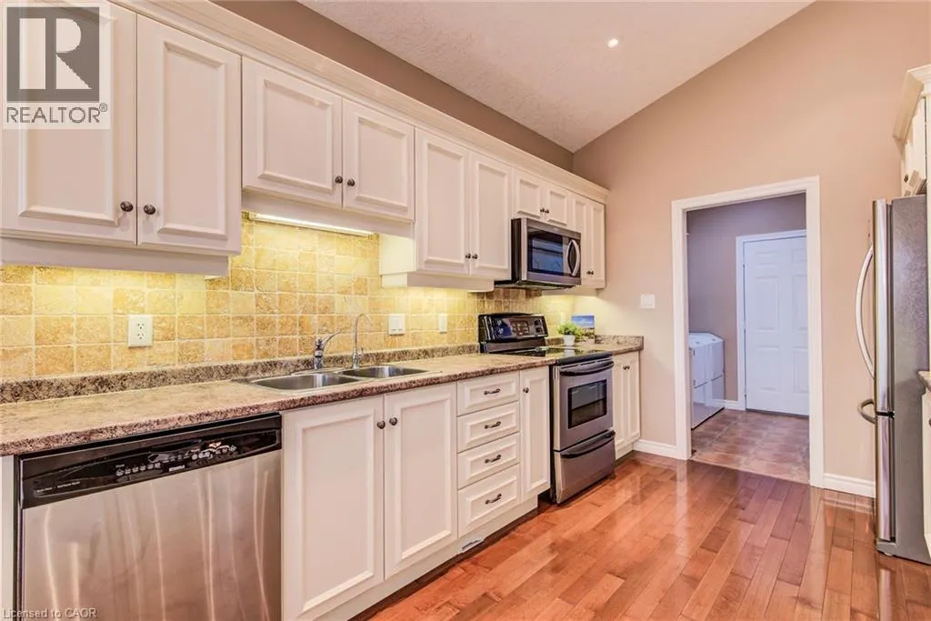 116 STONECROFT Way