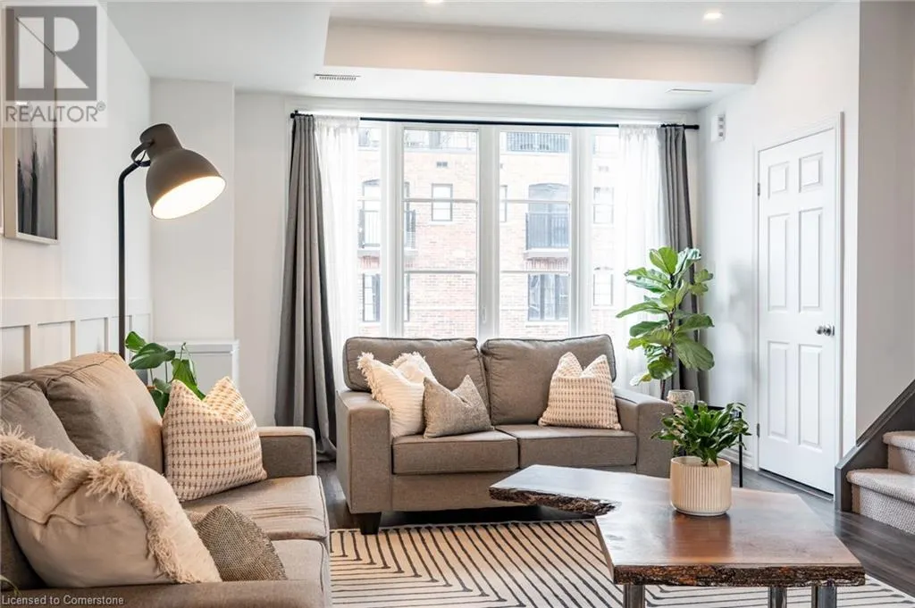 219 DUNDAS Street E Unit# 45, #45
