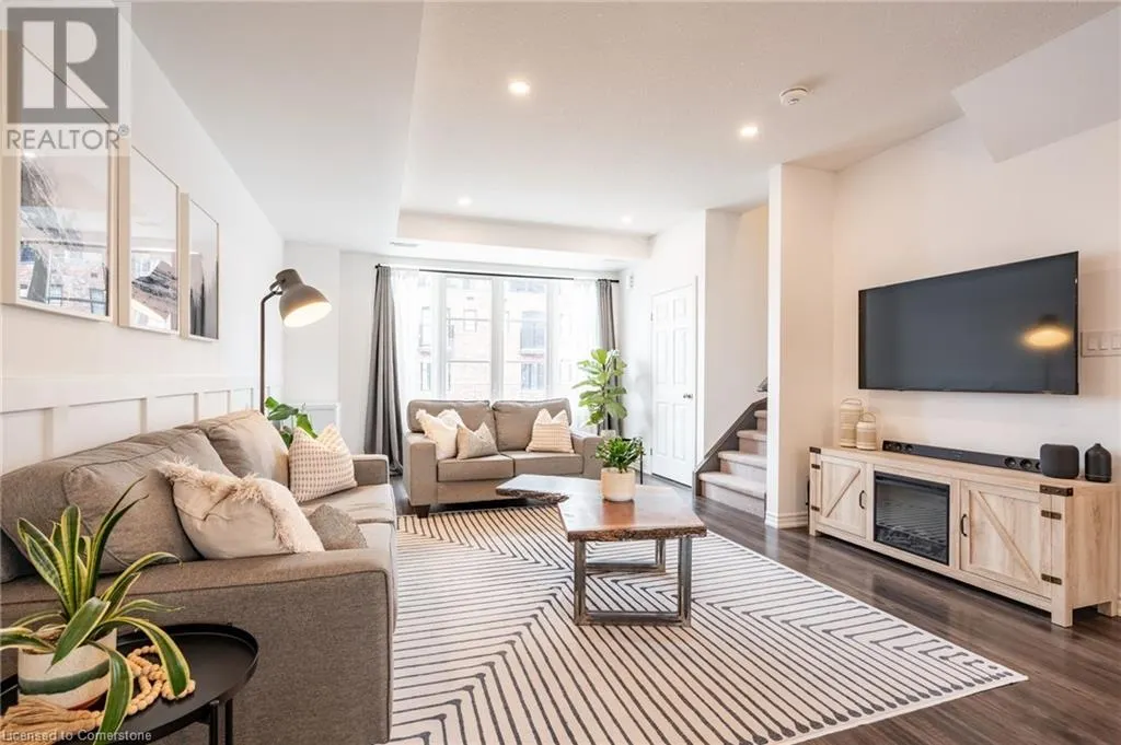 219 DUNDAS Street E Unit# 45, #45