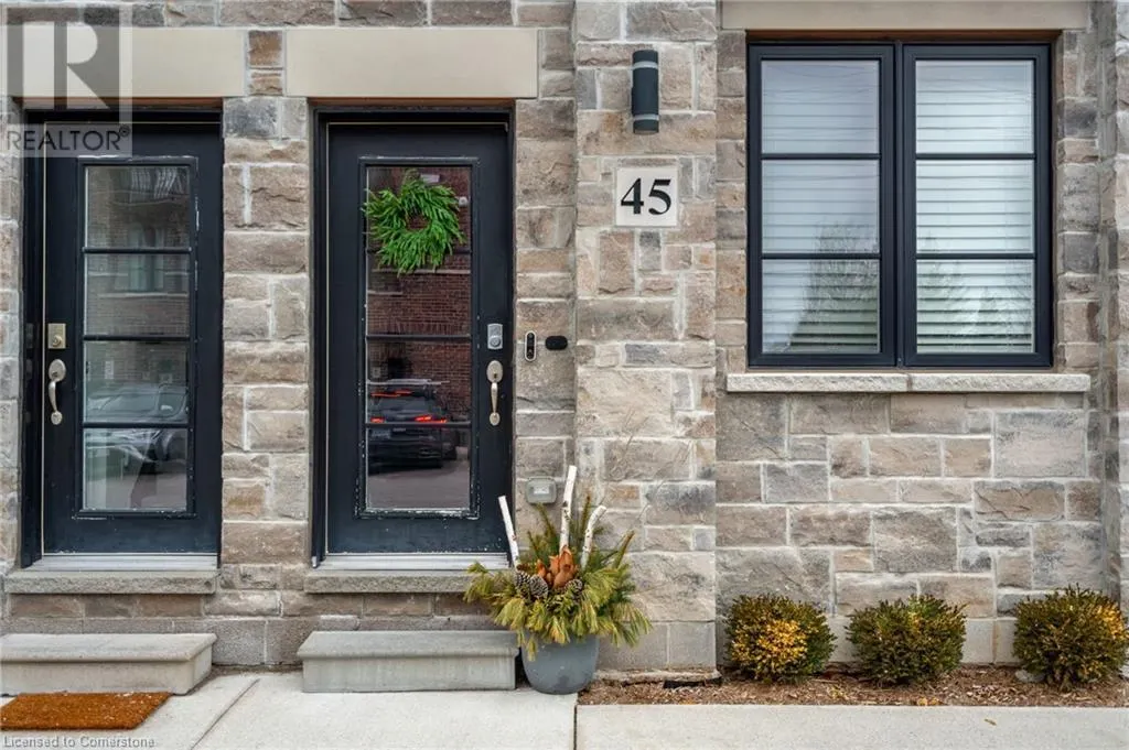 219 DUNDAS Street E Unit# 45, #45