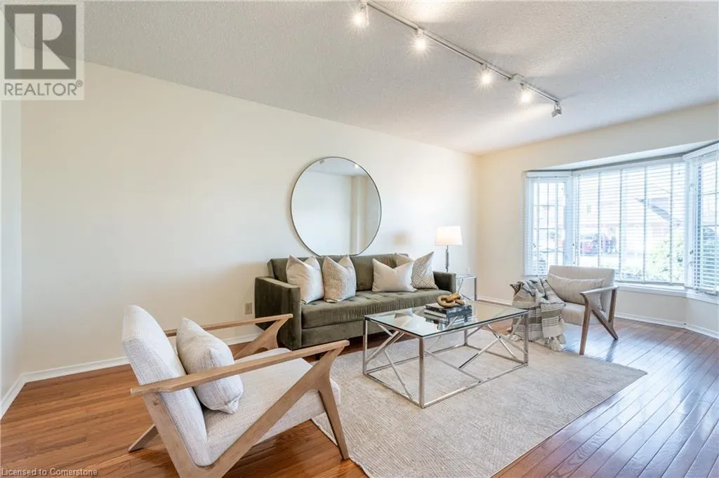 54 GOLDCREST Drive