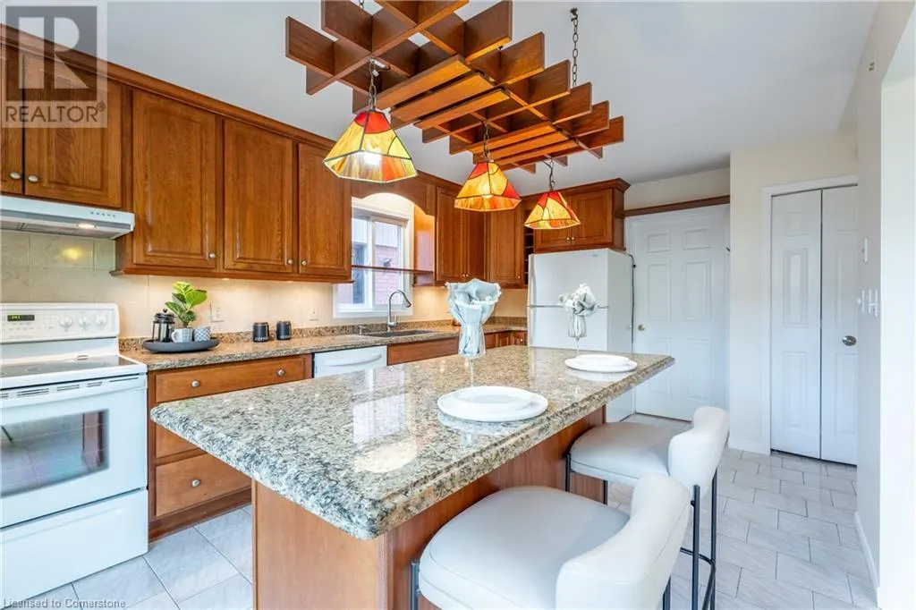 54 GOLDCREST Drive