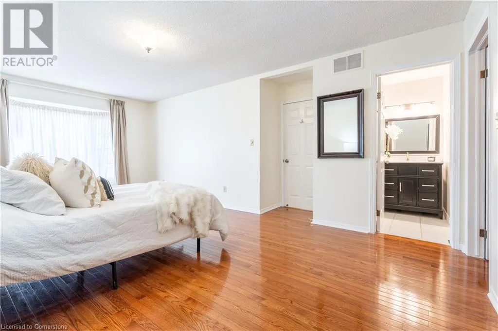 54 GOLDCREST Drive