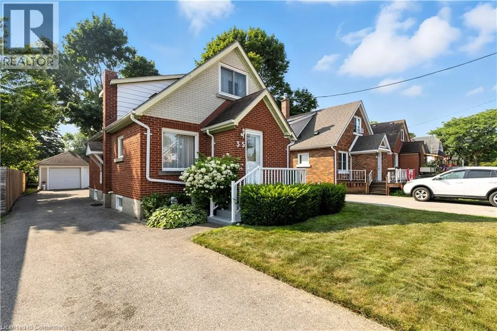 35 GRENVILLE Avenue