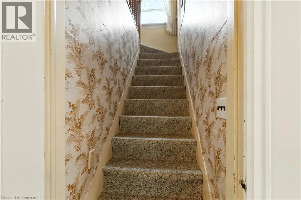 35 GRENVILLE Avenue