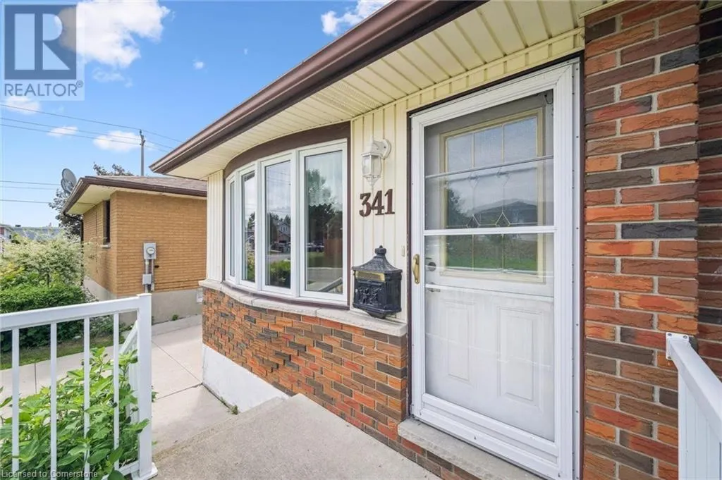 341 REDFORD Crescent