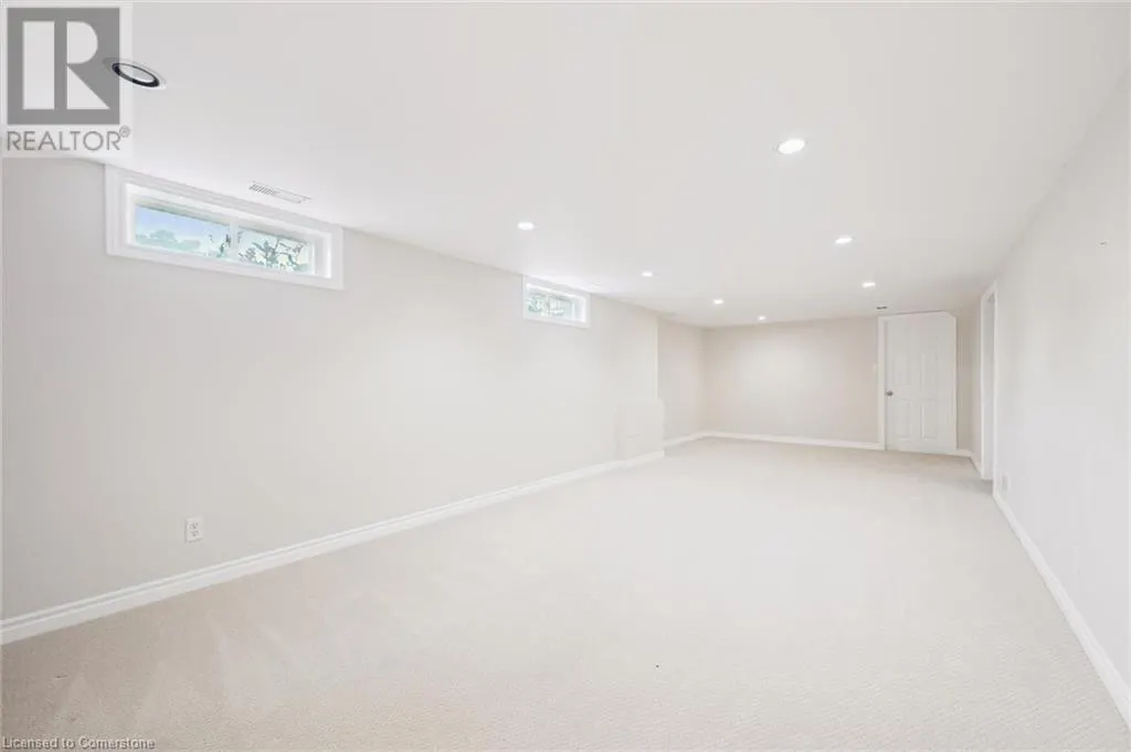 341 REDFORD Crescent