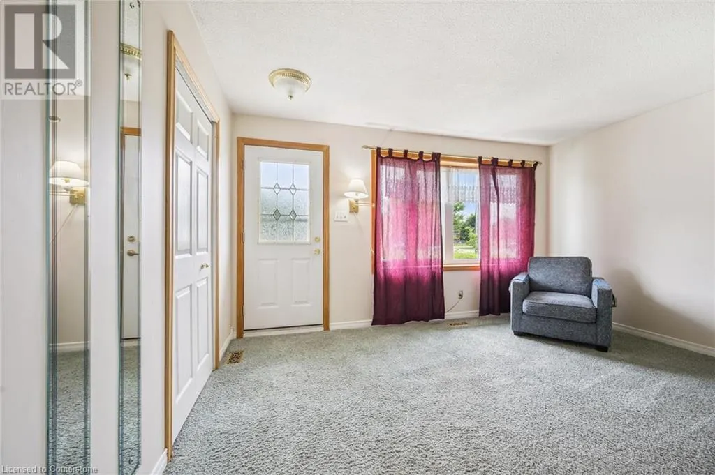 341 REDFORD Crescent