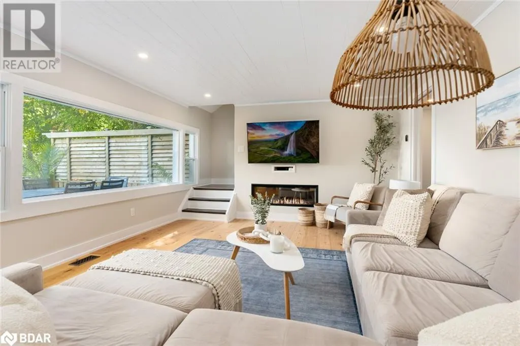 273 SHORELINE Drive