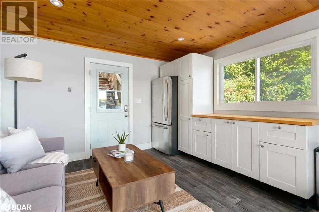 273 SHORELINE Drive