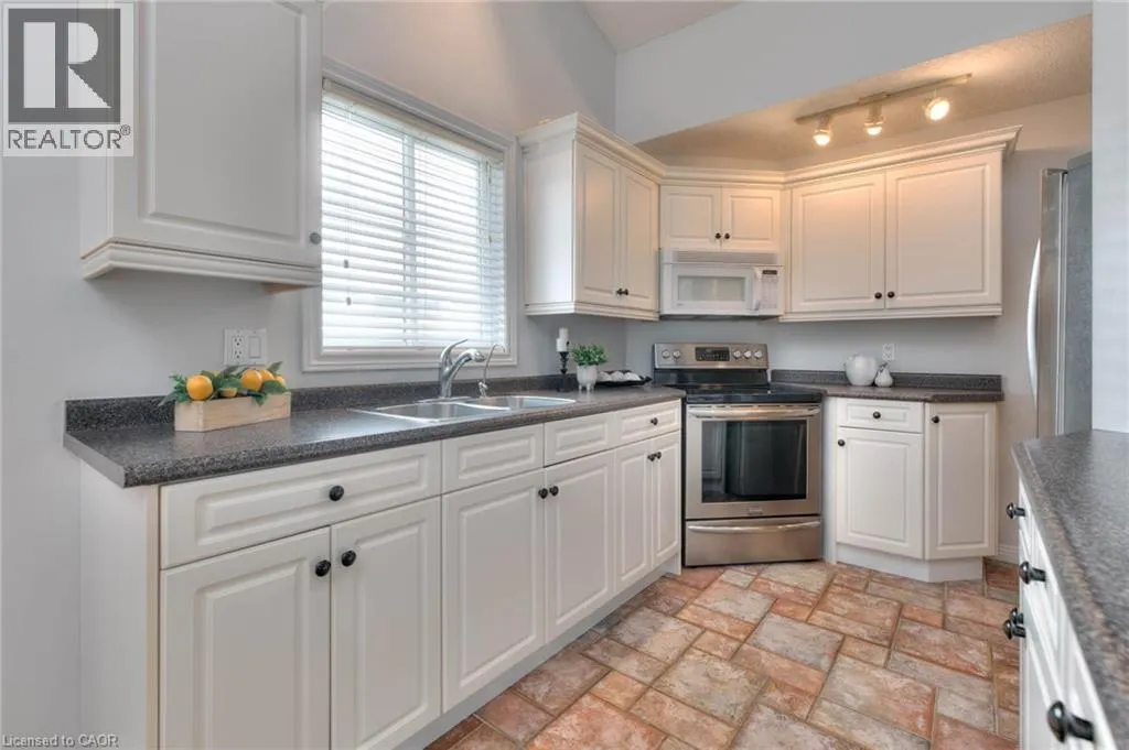 17 WOODS EDGE Court Unit# 165, #165