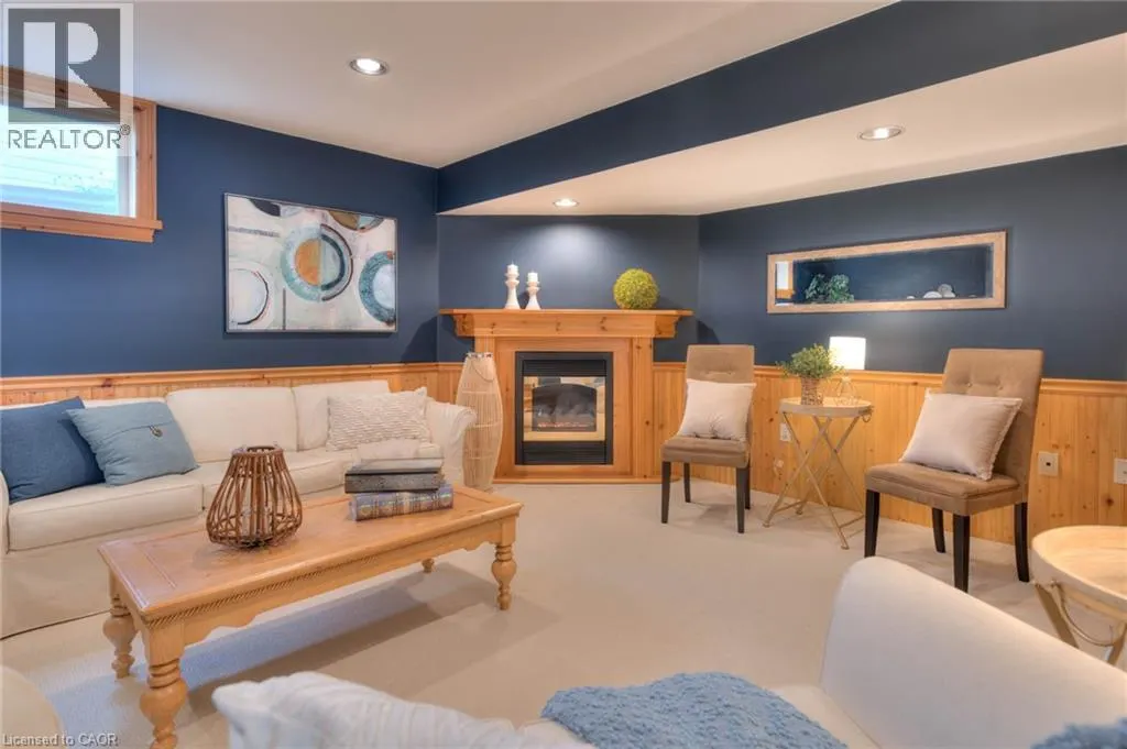 17 WOODS EDGE Court Unit# 165, #165