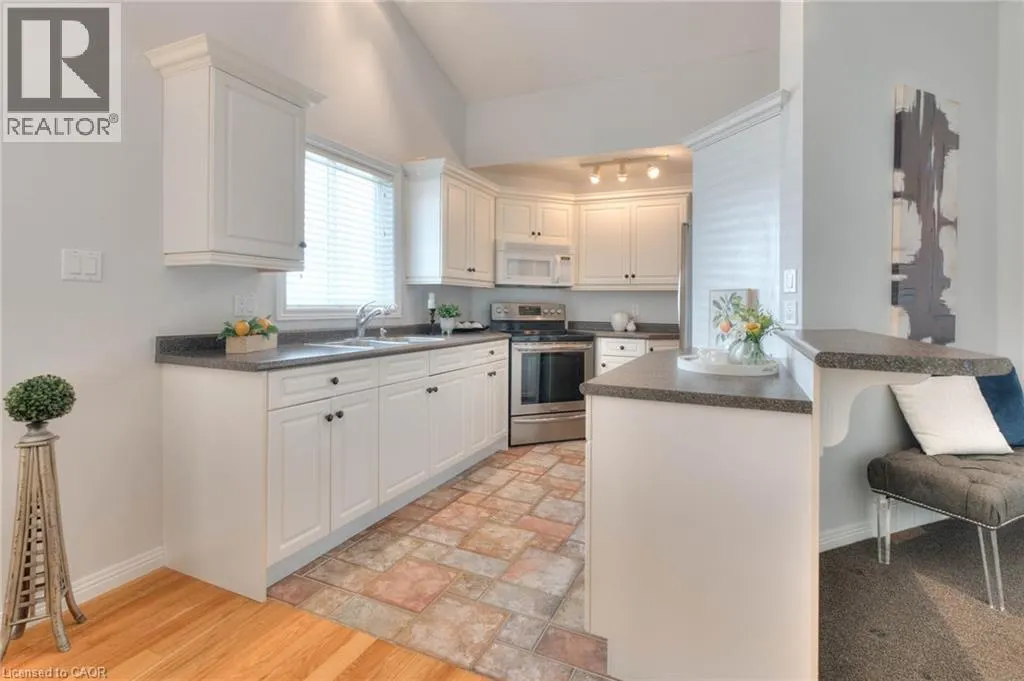 17 WOODS EDGE Court Unit# 165, #165