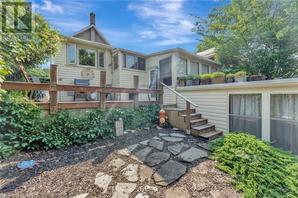 96 WALNUT Street