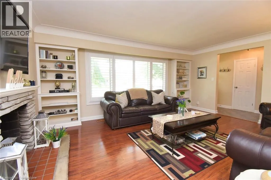33 BURWELL Avenue