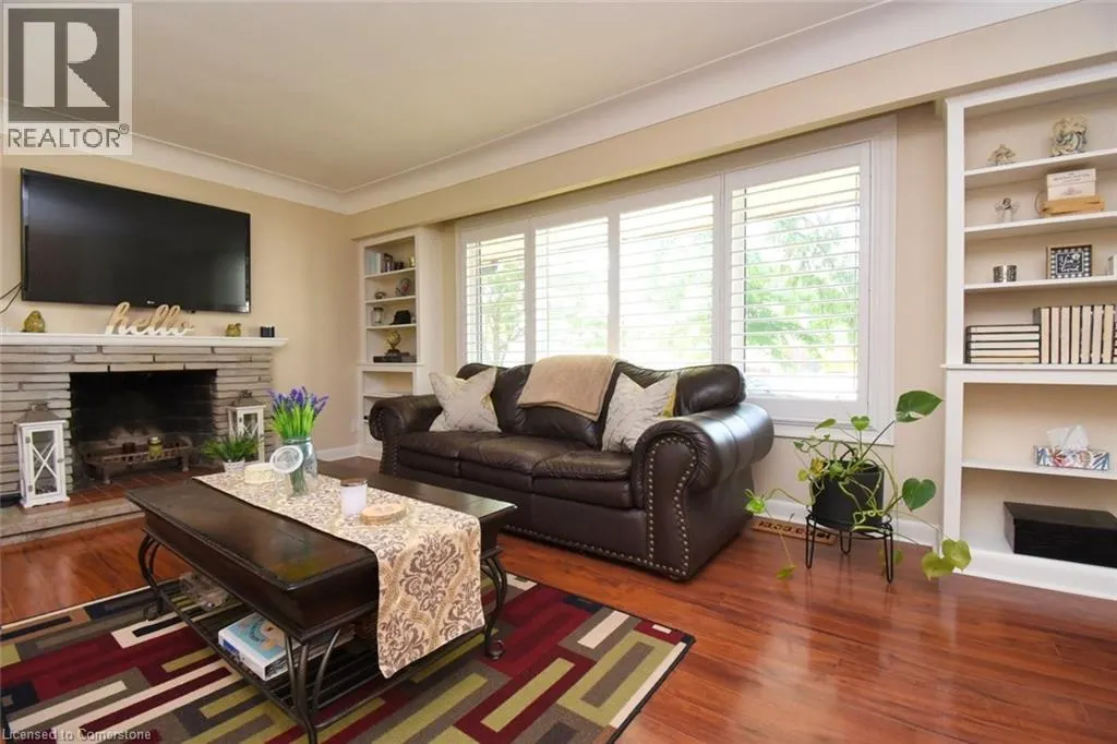 33 BURWELL Avenue