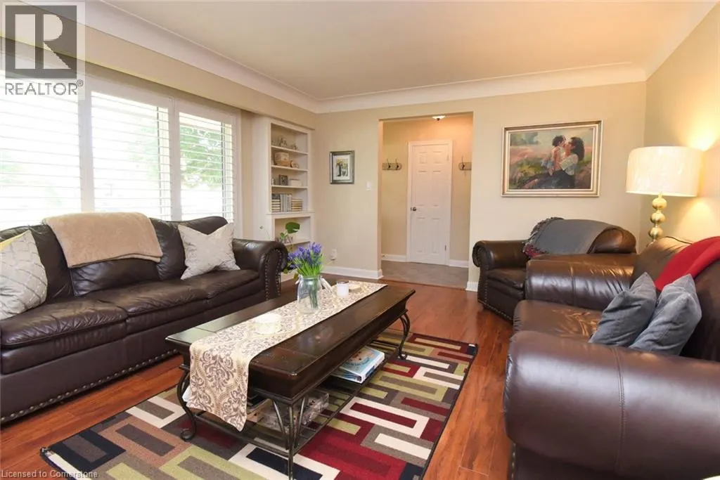 33 BURWELL Avenue