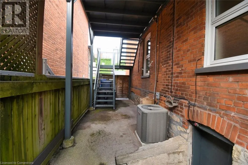 5 CROSS Street