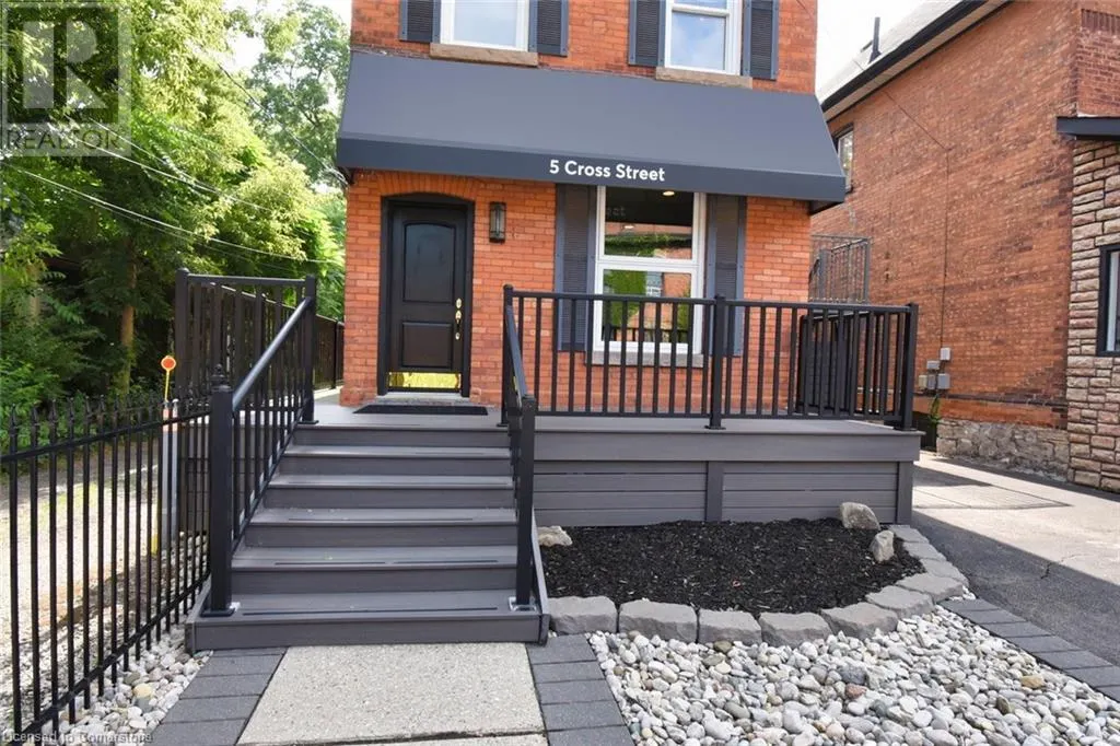 5 CROSS Street