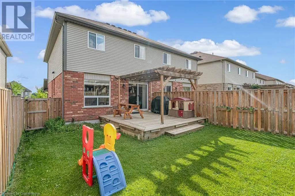 19 OAKES Crescent