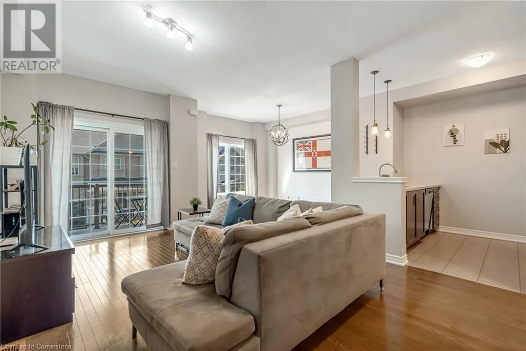 215 DUNDAS Street E Unit# 27, #27