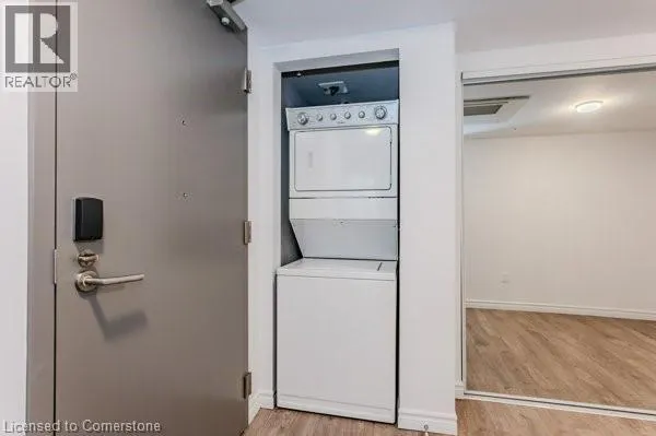 321 SPRUCE Street S Unit# 207, #207