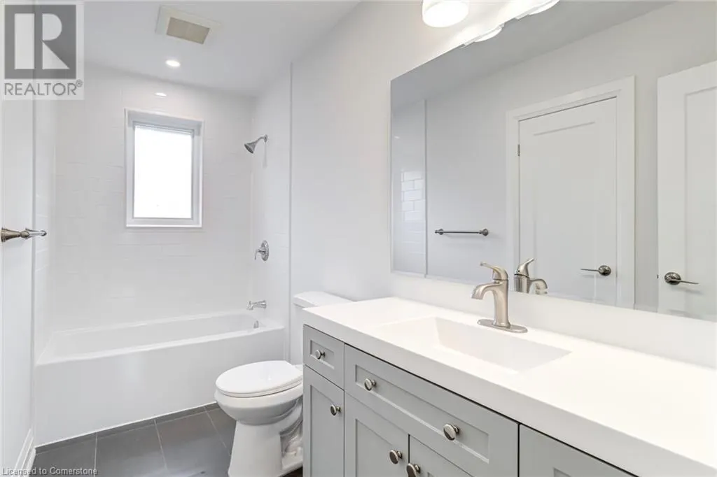 63 FERNWOOD Crescent
