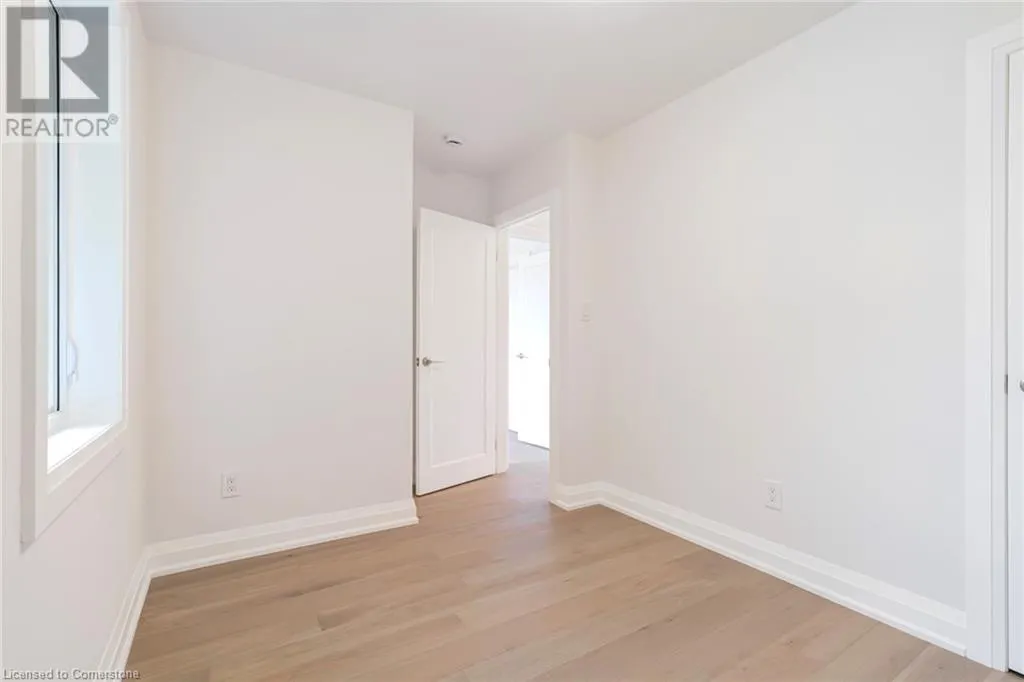 63 FERNWOOD Crescent