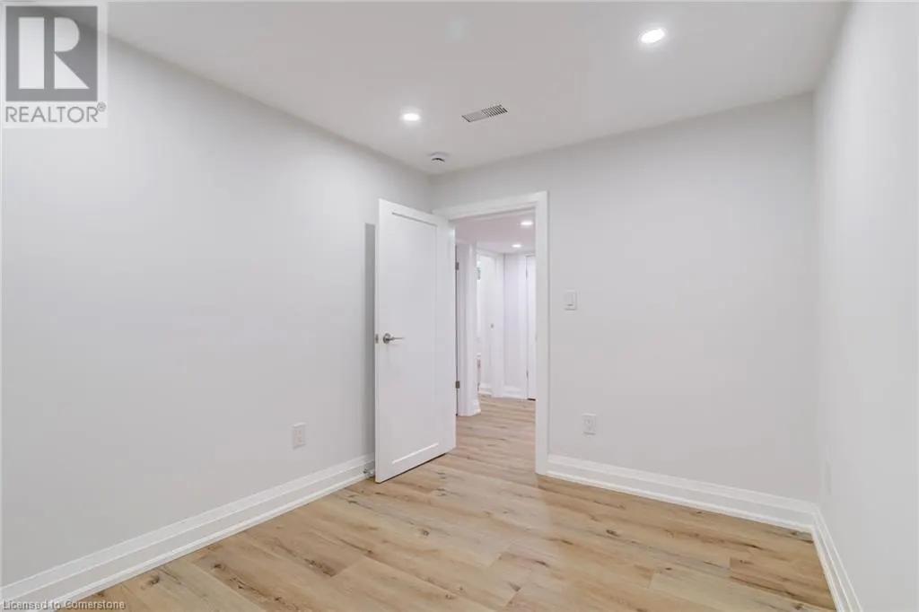 63 FERNWOOD Crescent