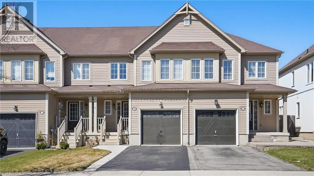 9 LYNCH Crescent