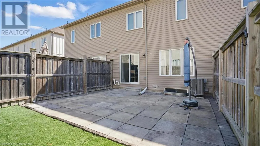 9 LYNCH Crescent