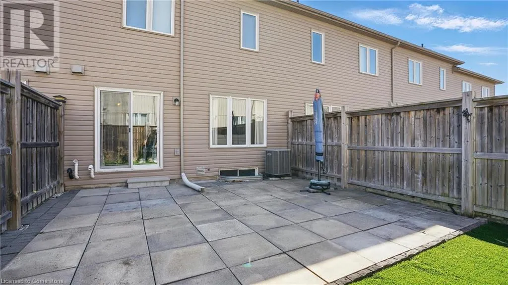 9 LYNCH Crescent