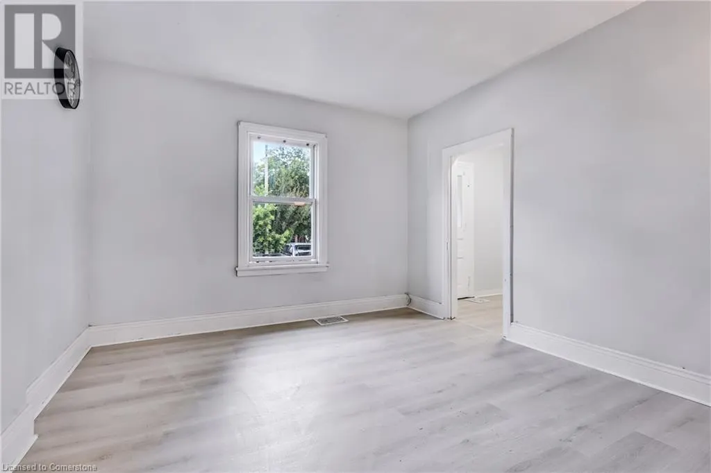 40 AIKMAN Avenue