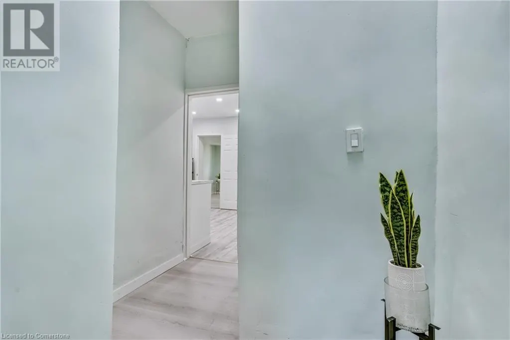 40 AIKMAN Avenue
