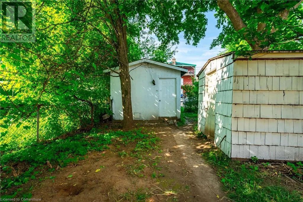 40 AIKMAN Avenue