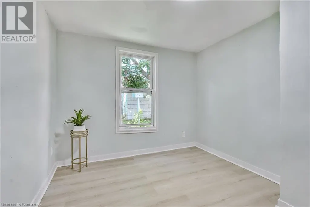 40 AIKMAN Avenue