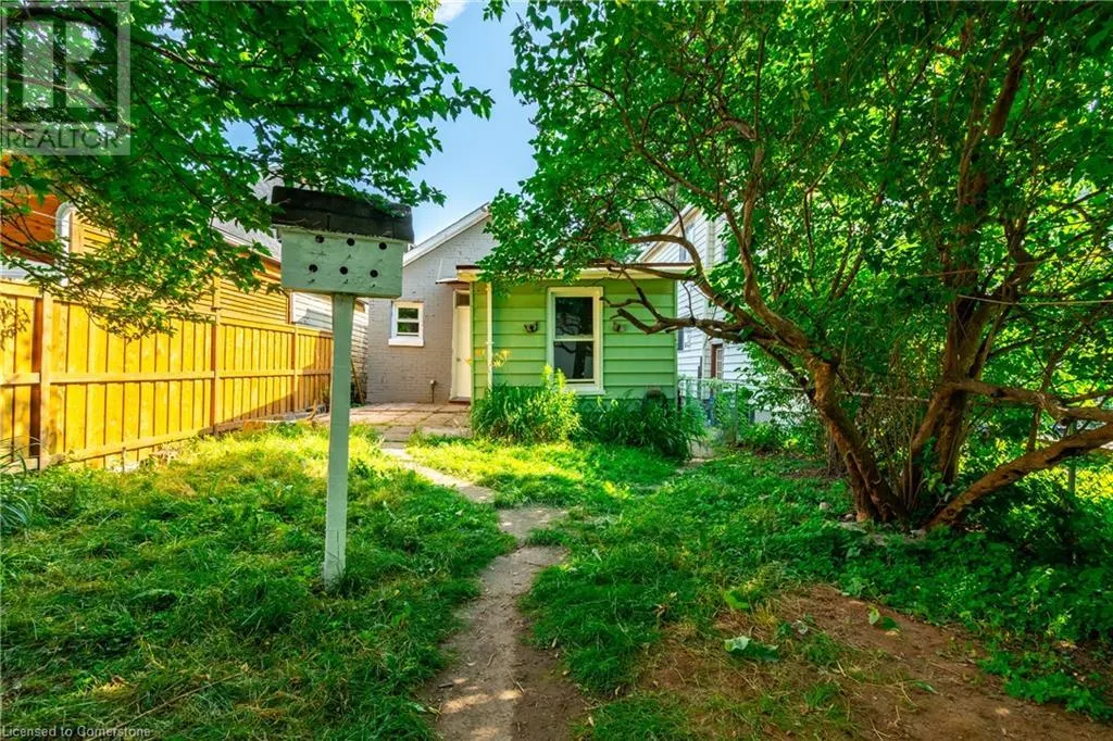 40 AIKMAN Avenue