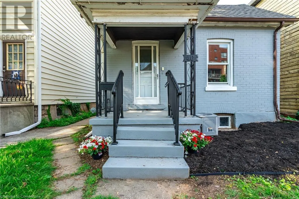 40 AIKMAN Avenue