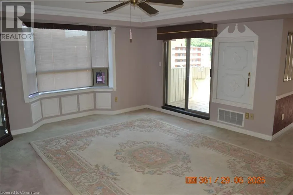 8 VILLAGE GREEN Boulevard Unit# 811, #811