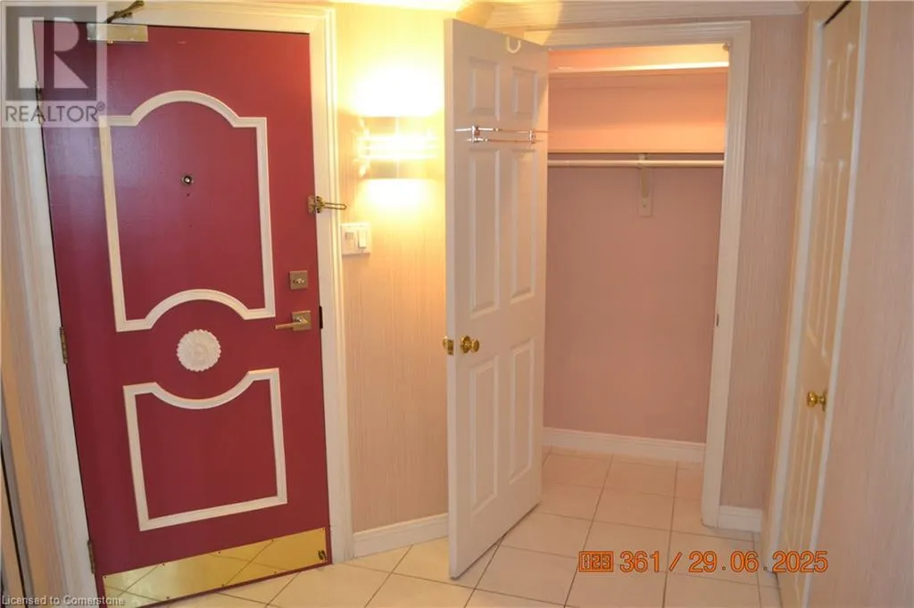 8 VILLAGE GREEN Boulevard Unit# 811, #811