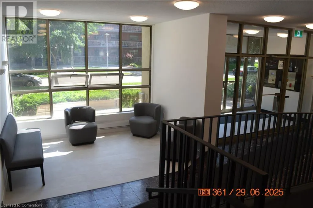 8 VILLAGE GREEN Boulevard Unit# 811, #811