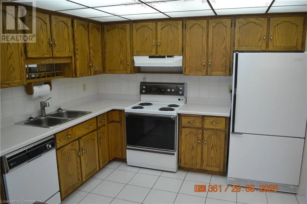 8 VILLAGE GREEN Boulevard Unit# 811, #811