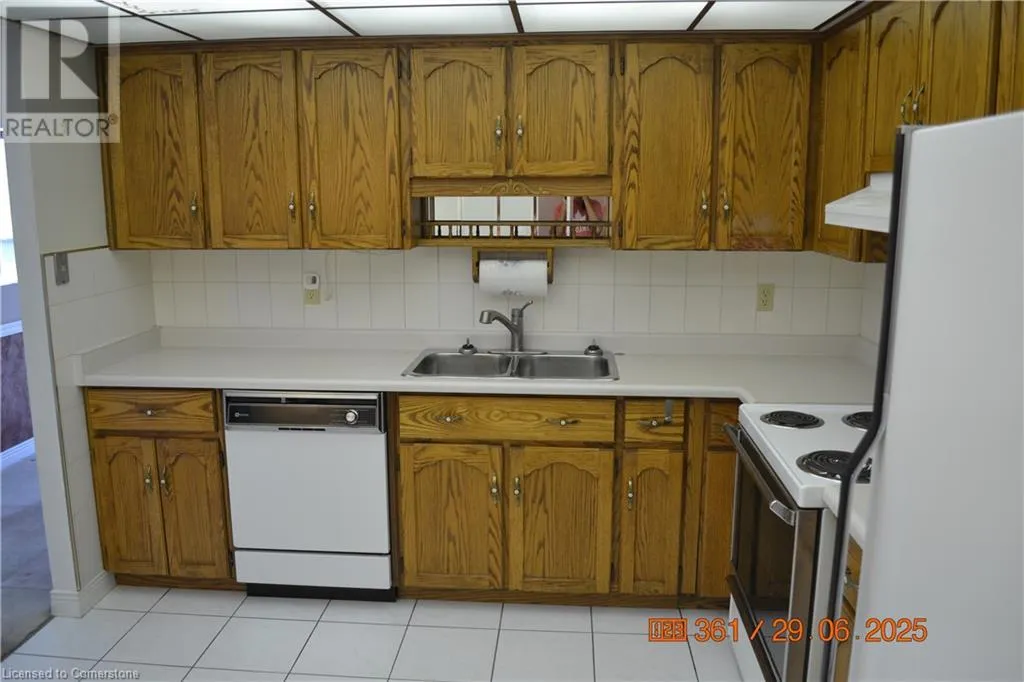 8 VILLAGE GREEN Boulevard Unit# 811, #811