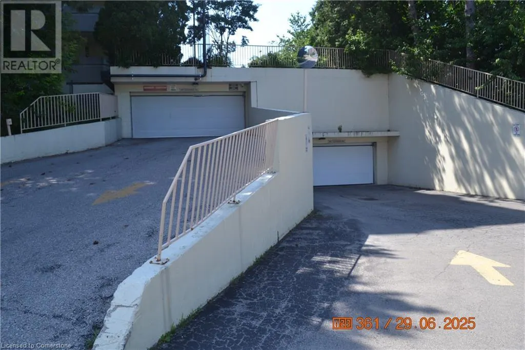 8 VILLAGE GREEN Boulevard Unit# 811, #811