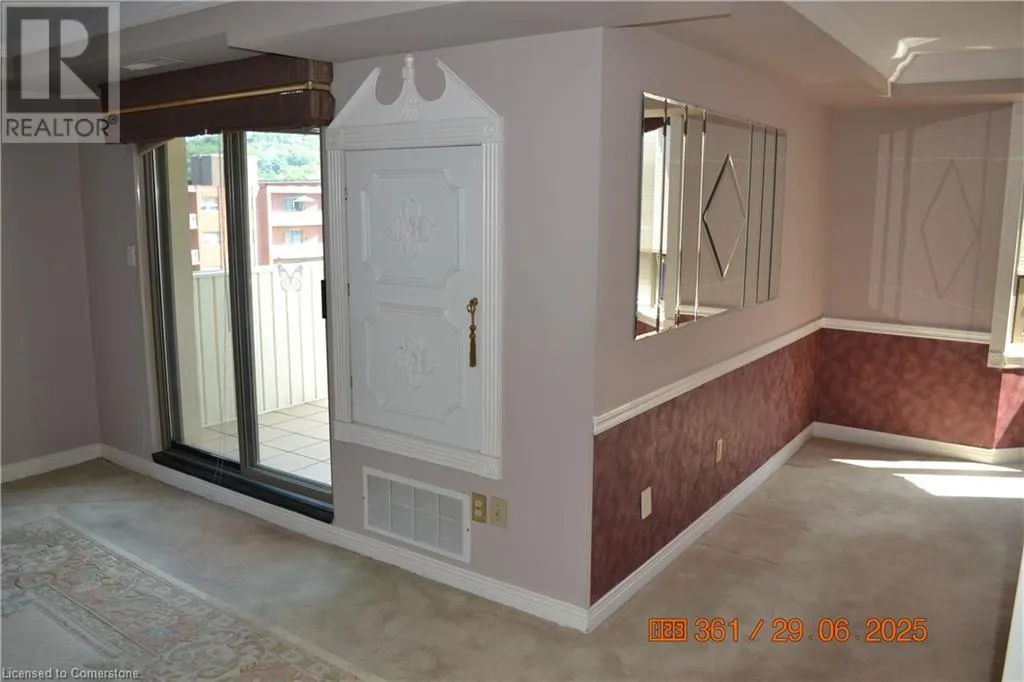 8 VILLAGE GREEN Boulevard Unit# 811, #811